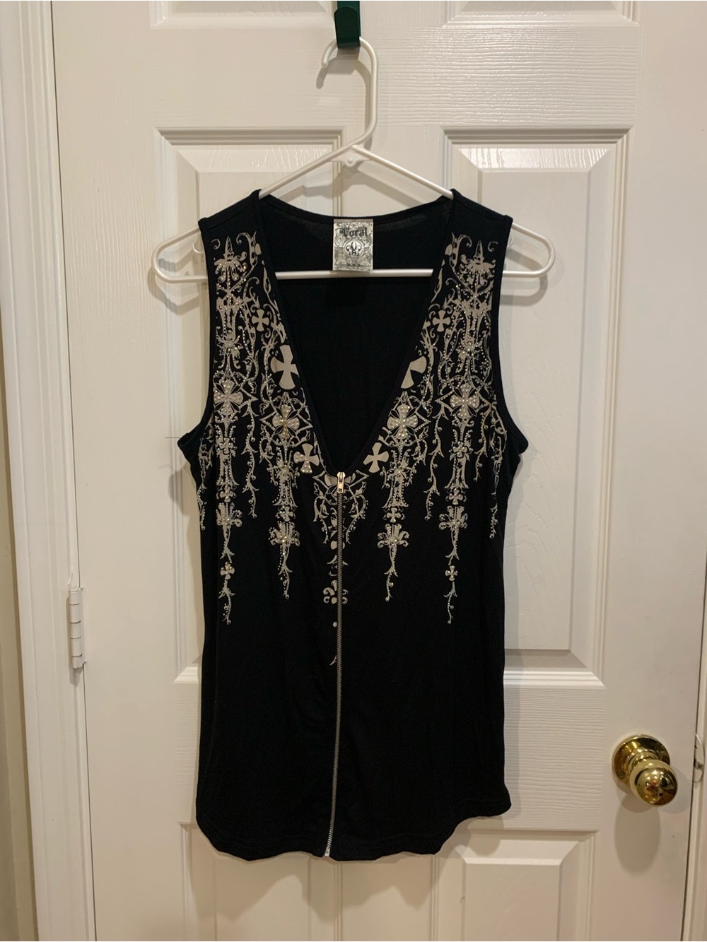 Black Embellished V-Neck Zip Front Tank Top - Floral Accent
